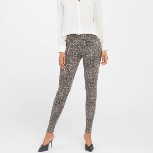 SPANX Black and Gray Snake Print Leggings